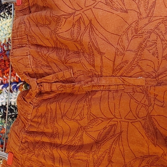 NWT Women's Linen Blend Plus Size Shorts - Picture 3 of 5